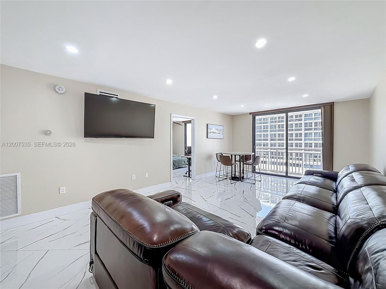3100 NE 48th St, Unit 507, Fort Lauderdale, FL 33308 Photo