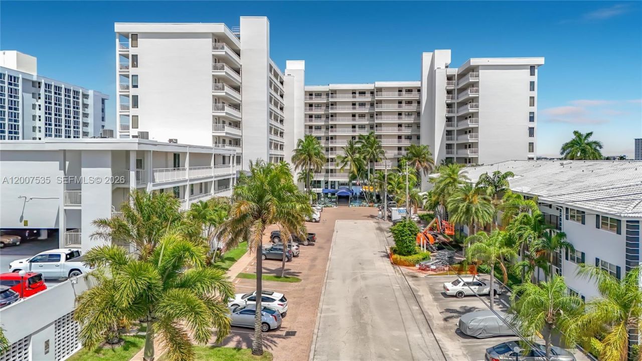 3100 NE 48th St, Unit 507, Fort Lauderdale, FL 33308 Photo