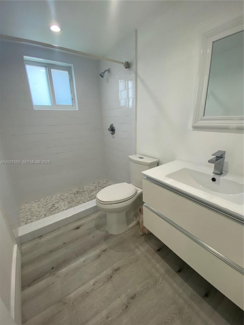 1328 NW 4th St, Unit G, Miami, FL 33125 Photo