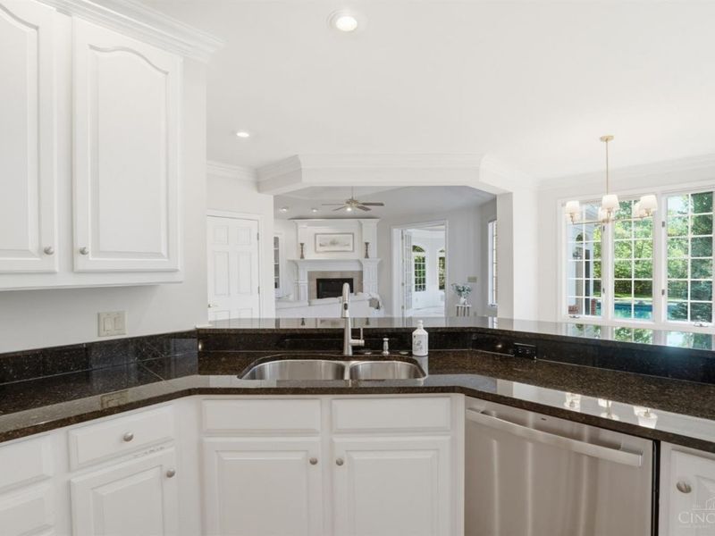 8527 St Ives Place, Anderson Twp, OH 45255 Photo 11