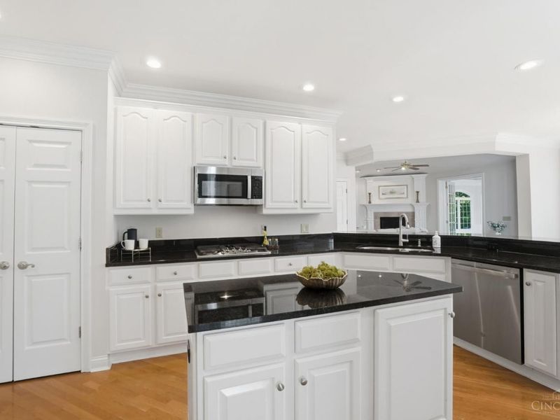 8527 St Ives Place, Anderson Twp, OH 45255 Photo 8