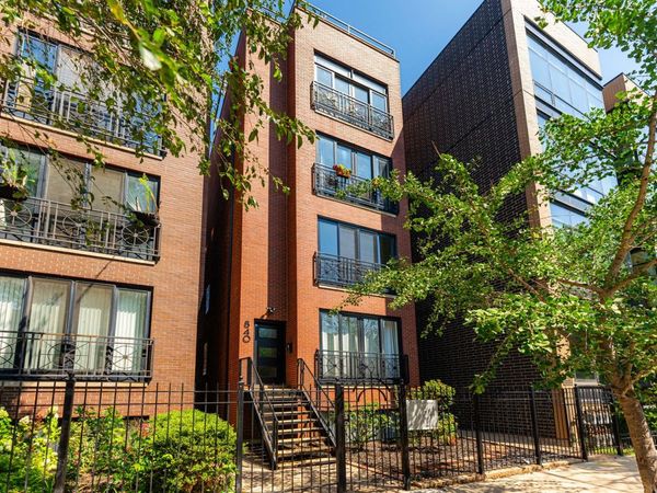 840 W Erie Street , Unit 4, Chicago, IL 60642