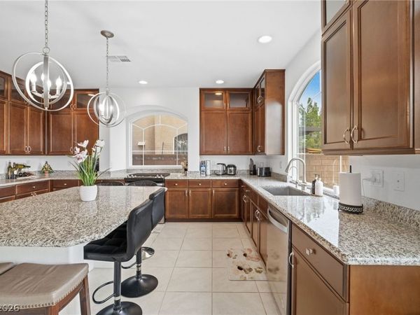 10048 Pipestone Street , Las Vegas, NV 89141