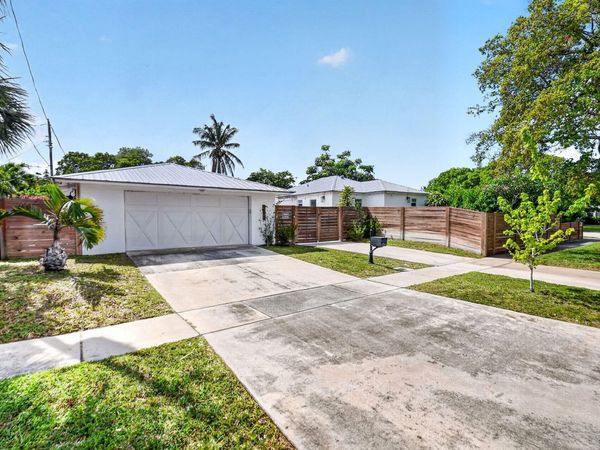 702 Forest Hill Boulevard, West Palm Beach, FL 33405