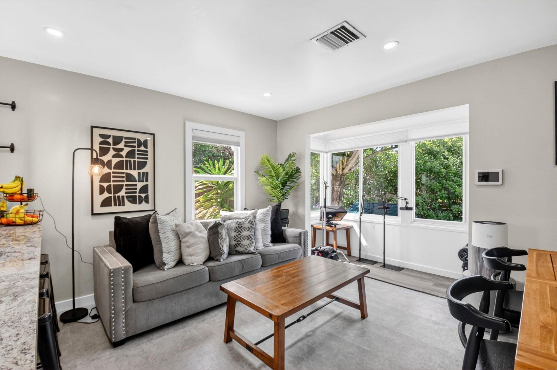 702 Forest Hill Boulevard, West Palm Beach, FL 33405 Photo
