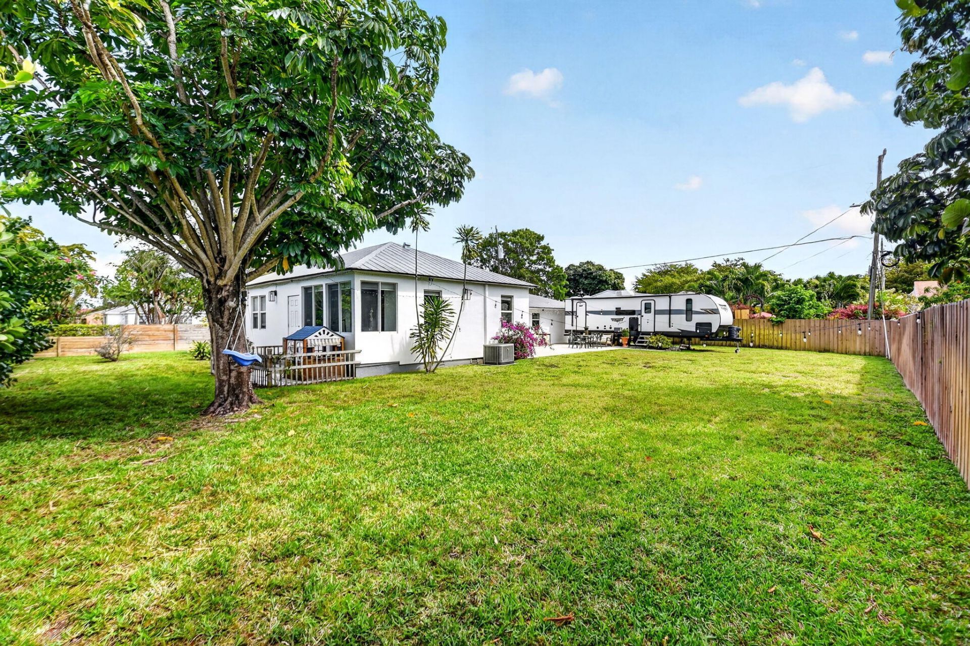 702 Forest Hill Boulevard, West Palm Beach, FL 33405 Photo
