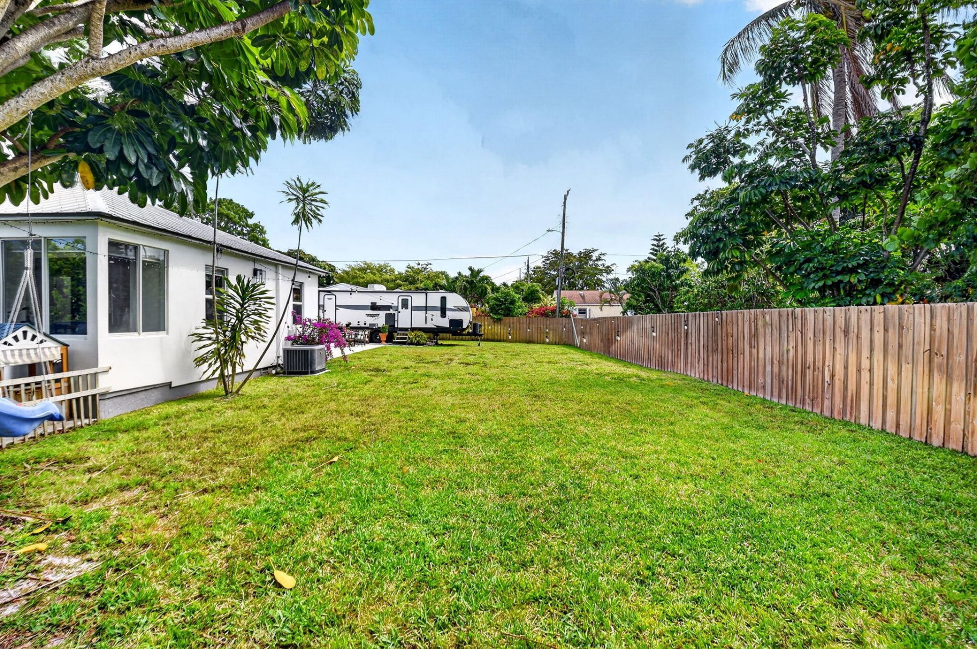 702 Forest Hill Boulevard, West Palm Beach, FL 33405 Photo