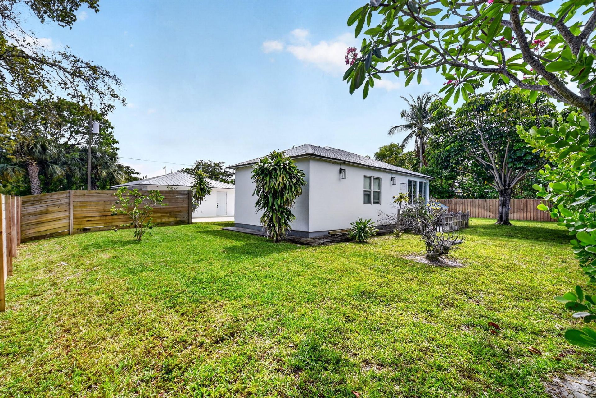 702 Forest Hill Boulevard, West Palm Beach, FL 33405 Photo