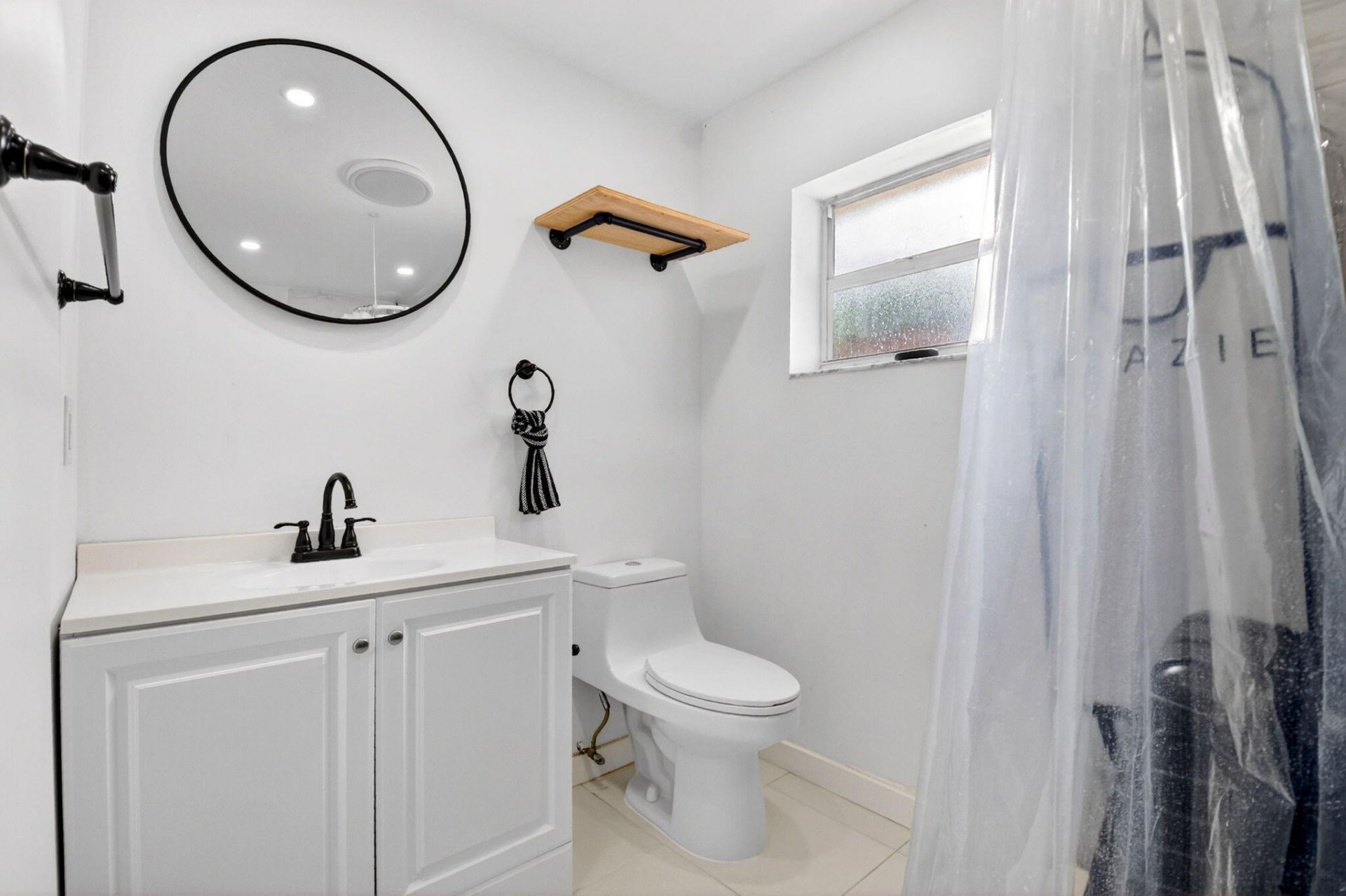 702 Forest Hill Boulevard, West Palm Beach, FL 33405 Photo