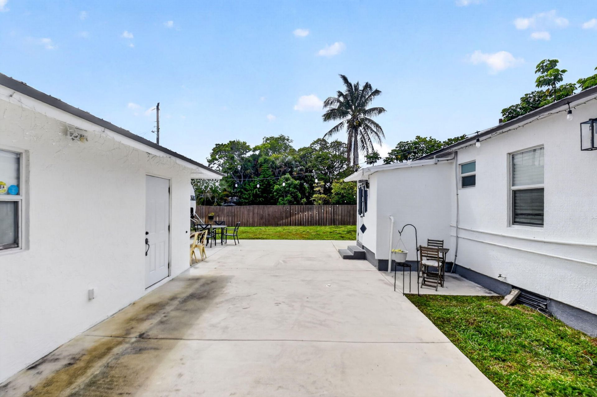 702 Forest Hill Boulevard, West Palm Beach, FL 33405 Photo