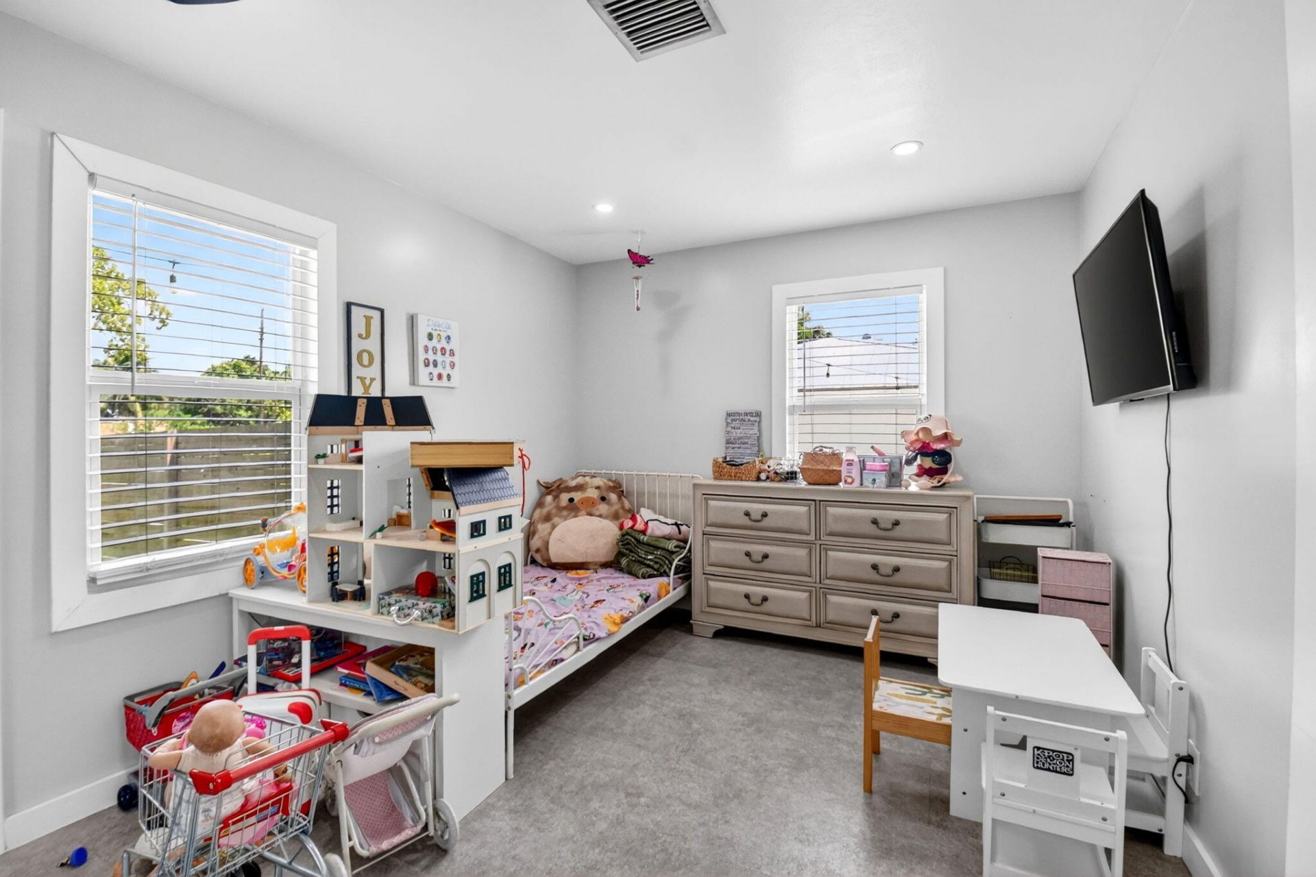 702 Forest Hill Boulevard, West Palm Beach, FL 33405 Photo
