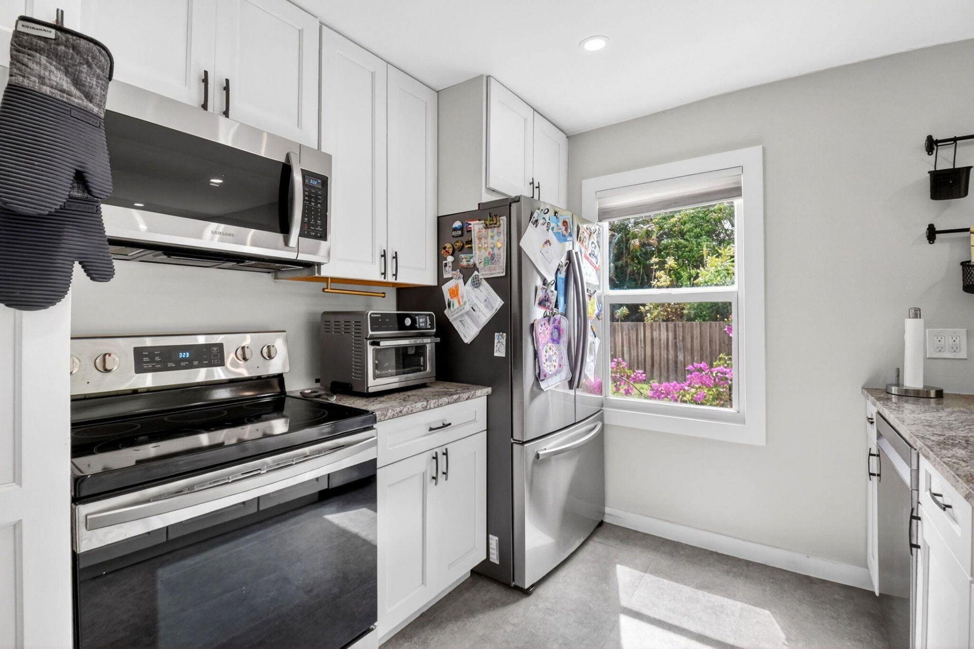 702 Forest Hill Boulevard, West Palm Beach, FL 33405 Photo