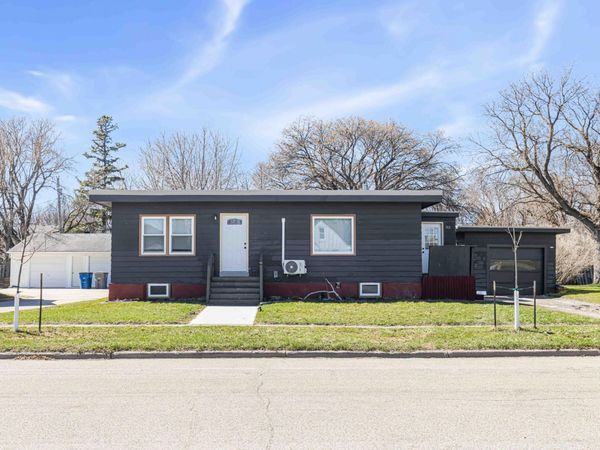 713 13th Street N, Moorhead, MN 56560