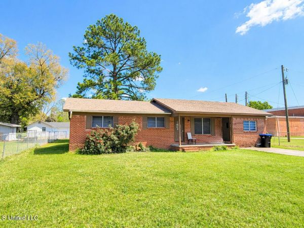54 Sinclair Street, Lucedale, MS 39452