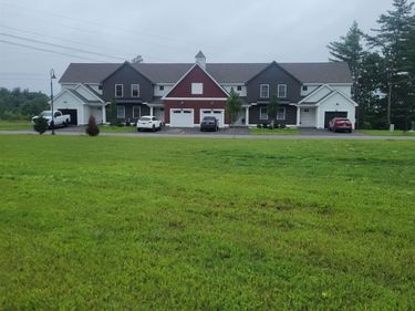 17-D Mustang Drive, END UNIT-D, Litchfield, NH 03052