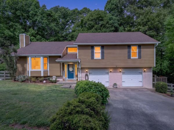 722 Lone Oak Dr, Pegram, TN 37143