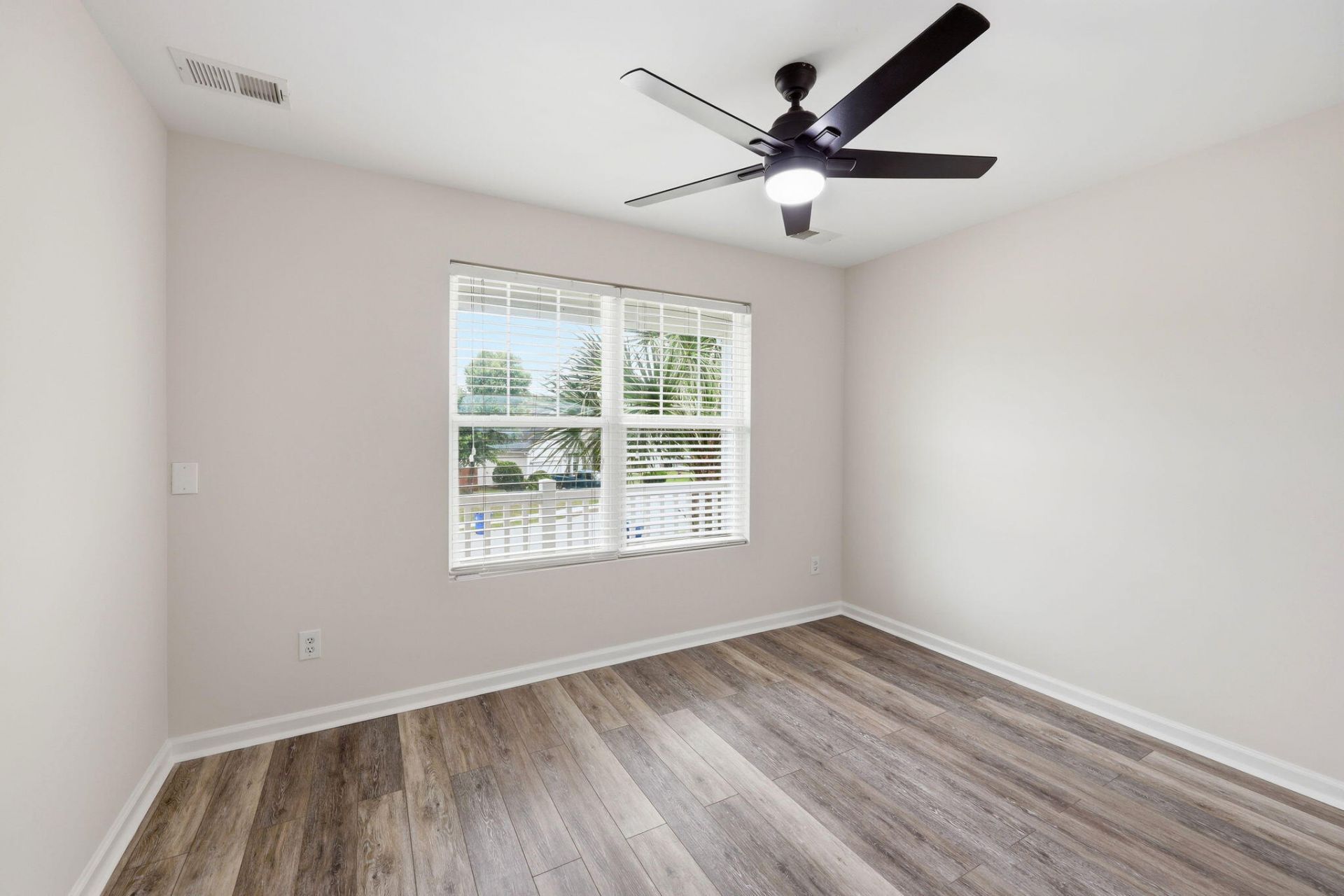 3559 Franklin Tower Drive Photo 26