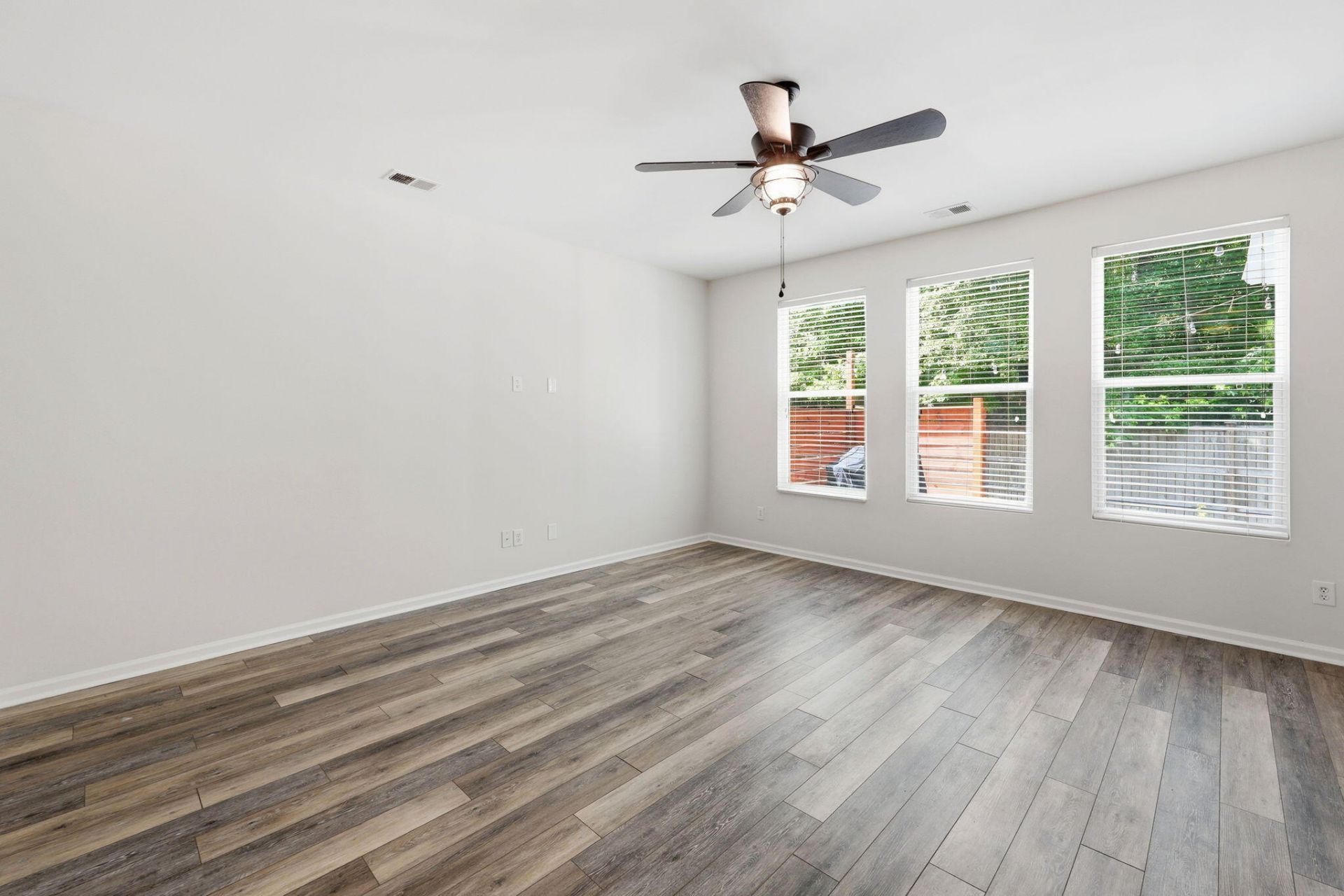 3559 Franklin Tower Drive Photo 6