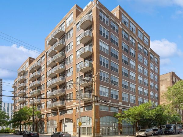 933 W Van Buren Street , Unit 823, Chicago, IL 60607