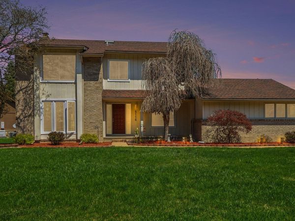 5116 Cardinal Drive, Troy, MI 48098