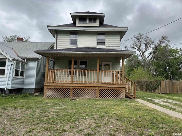 2111 W CALLENDER Avenue, West Peoria, IL 61604