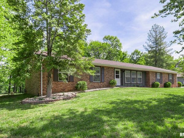 124 Spring Arbor Drive, Carbondale, IL 62902