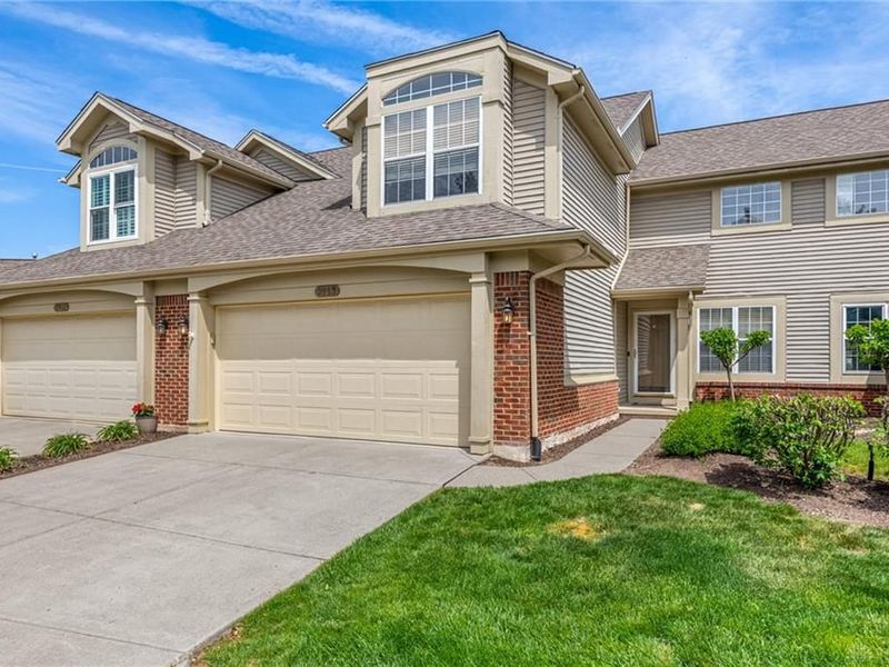 3913 E Summit Ridge Drive, Beavercreek, OH 45430 Photo 2