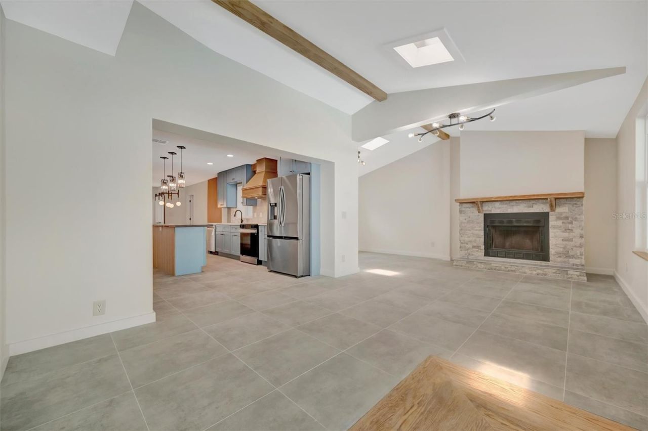 647 74th Avenue N, Saint Petersburg, FL 33702 Photo