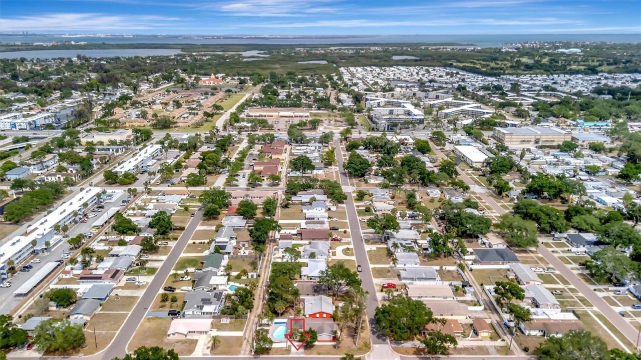 647 74th Avenue N, Saint Petersburg, FL 33702 Photo