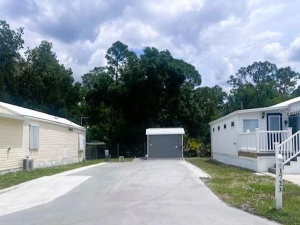 1723 E MANATEE LOOP , PUNTA GORDA, FL 33950