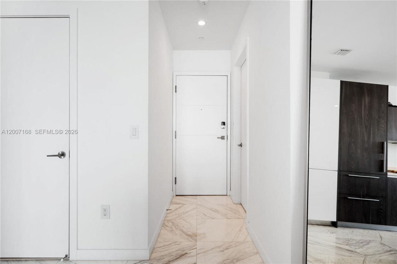 480 NE 31st St , Unit 2405, Miami, FL 33137 Photo