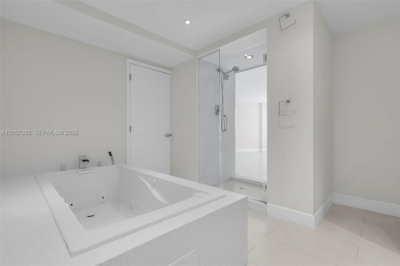 Please Call For Address, Unit D701, Key Biscayne, FL 33149 Photo