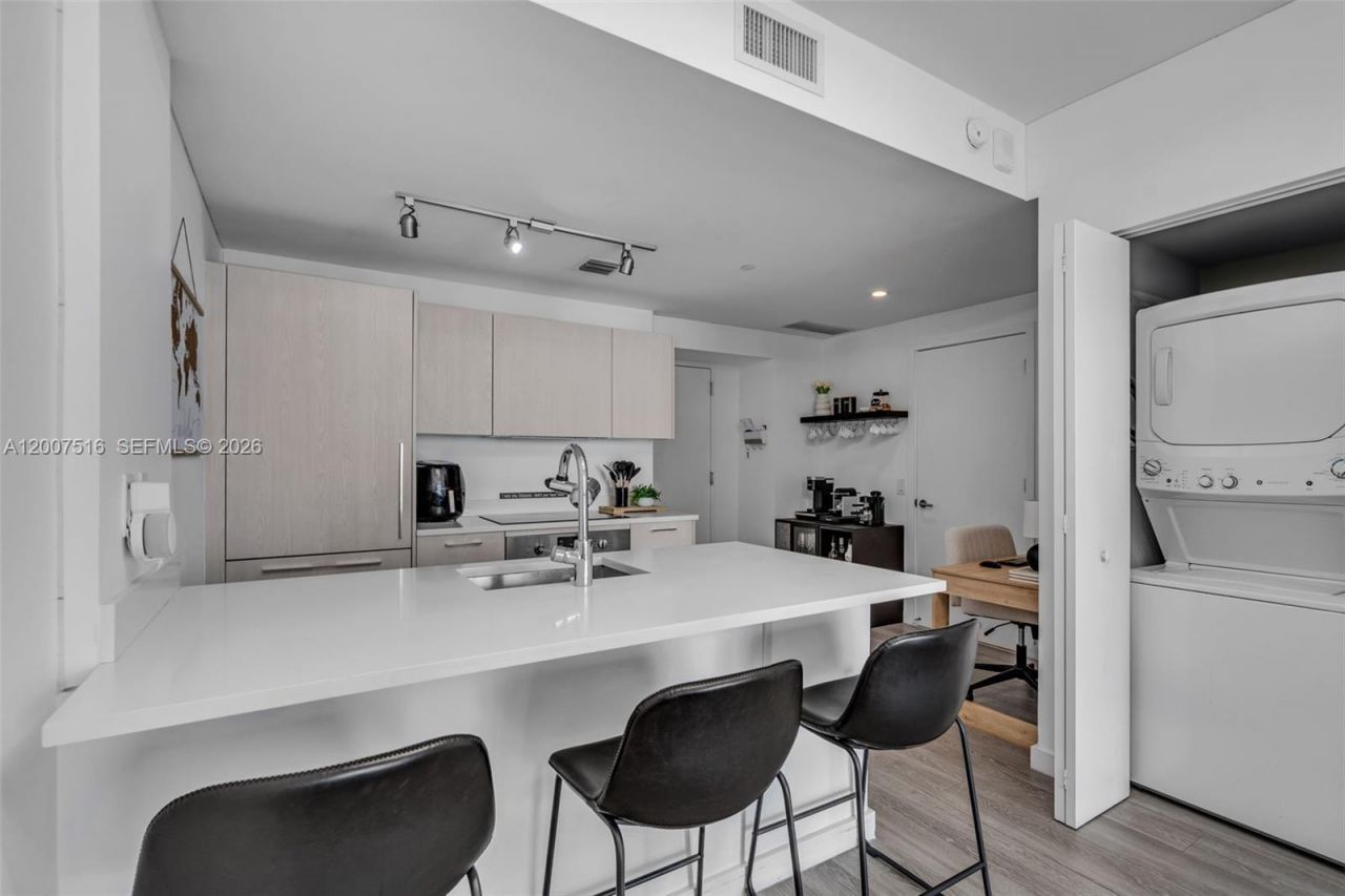 501 NE 31st St , Unit 3704, Miami, FL 33137 Photo