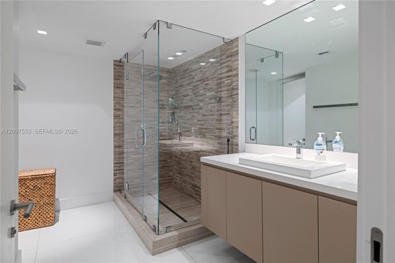 10155 Collins Ave , Unit 1210, Bal Harbour, FL 33154 Photo