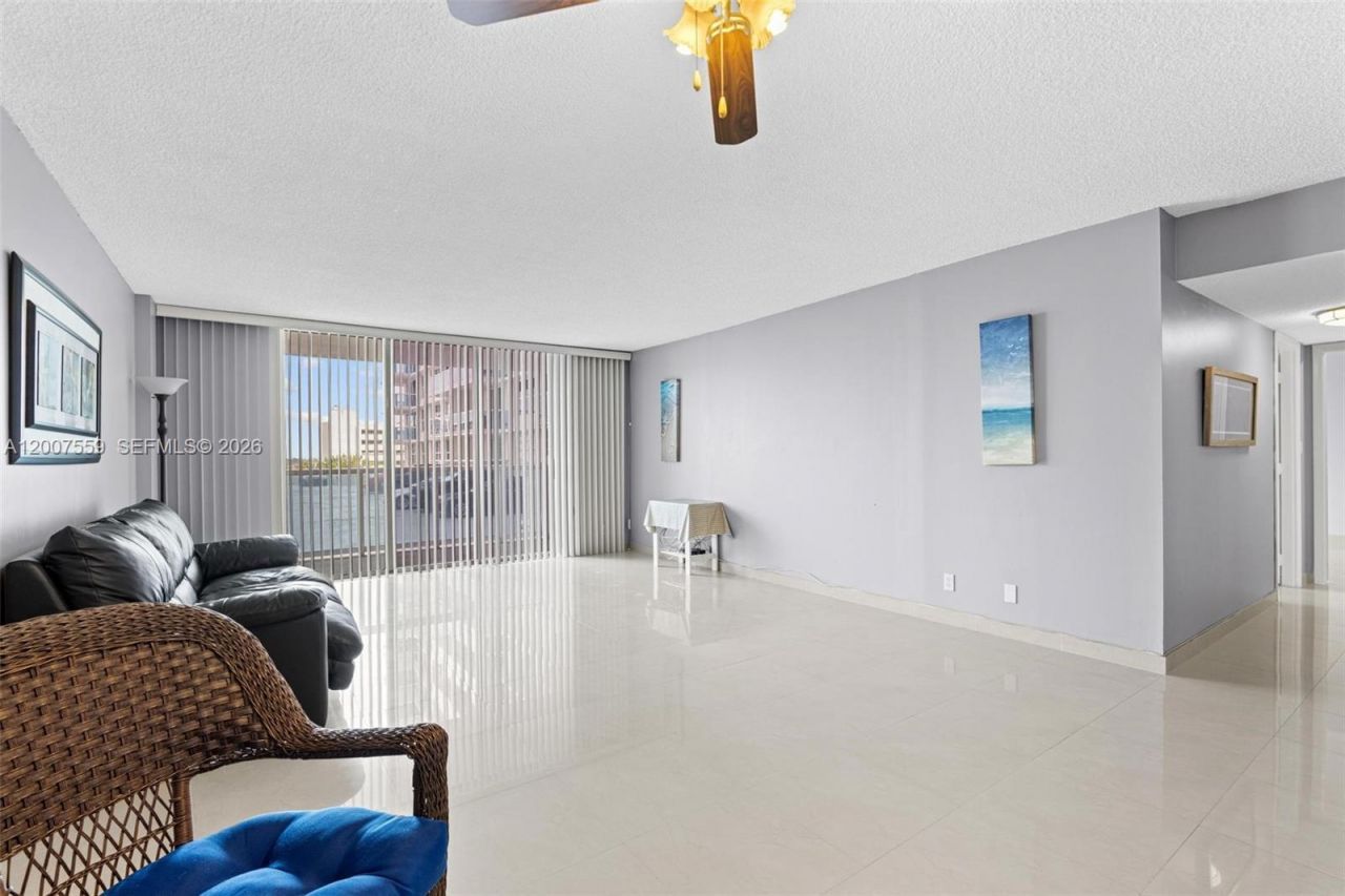 3800 S Ocean Dr, Unit 301, Hollywood, FL 33019 Photo