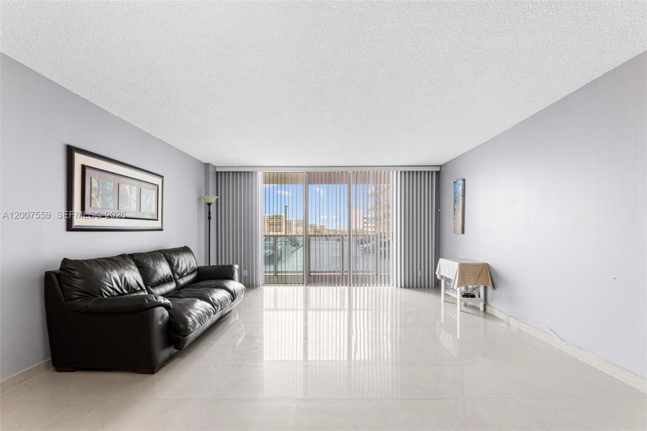 3800 S Ocean Dr, Unit 301, Hollywood, FL 33019 Photo