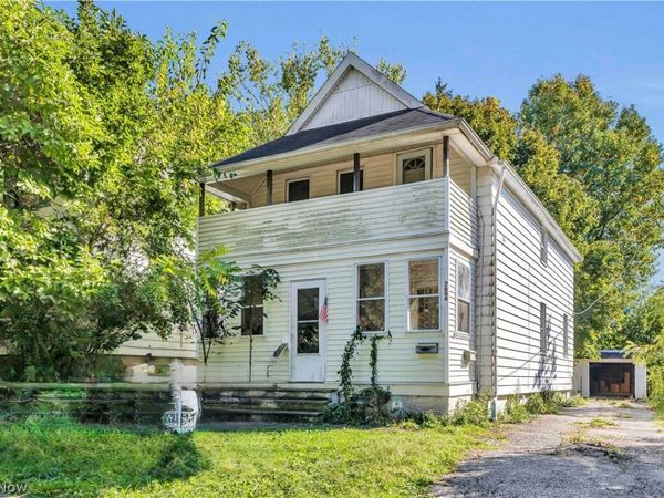 7606 Vineyard Avenue, Garfield Heights, OH 44105