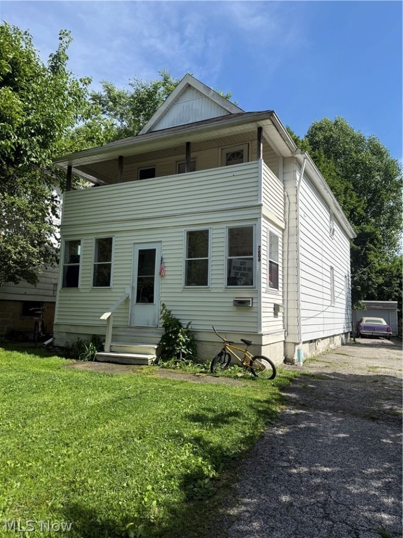 7606 Vineyard Avenue, Garfield Heights, OH 44105 Main Photo