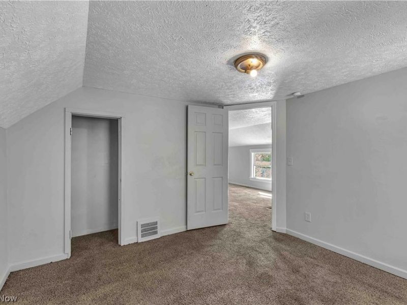 7606 Vineyard Avenue, Garfield Heights, OH 44105 Photo 11