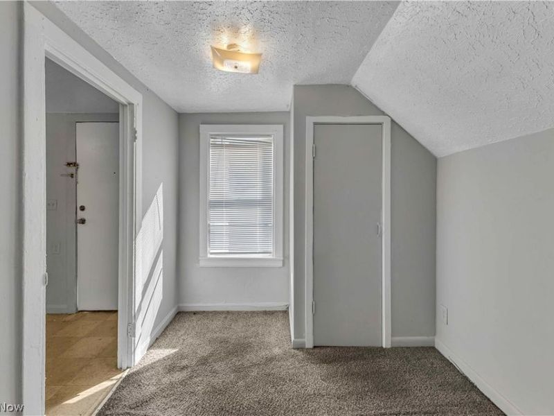 7606 Vineyard Avenue, Garfield Heights, OH 44105 Photo 12