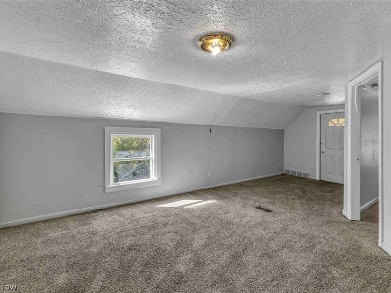 7606 Vineyard Avenue, Garfield Heights, OH 44105 Photo 2