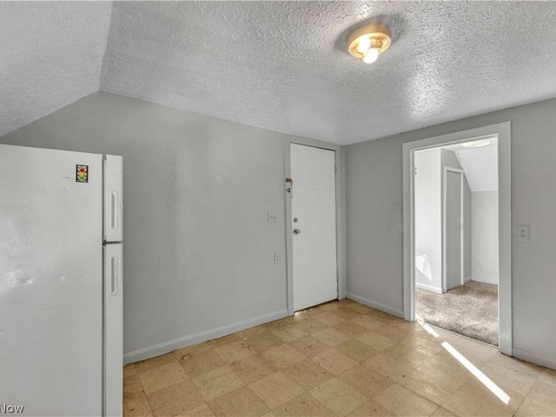 7606 Vineyard Avenue, Garfield Heights, OH 44105 Photo 6