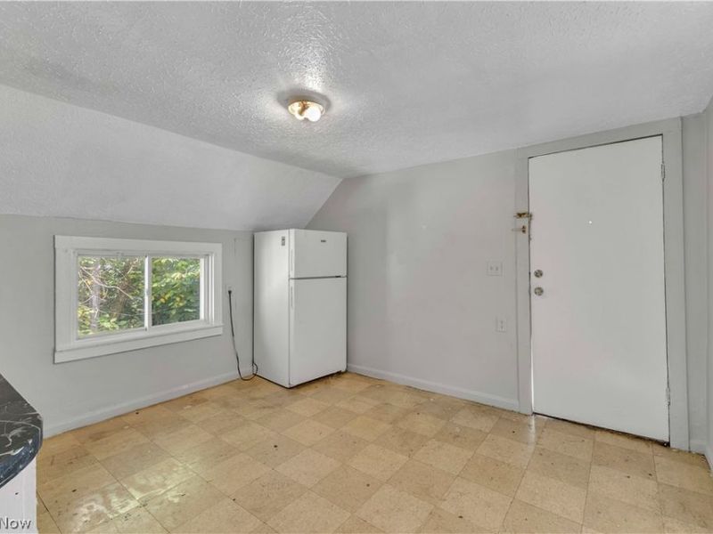 7606 Vineyard Avenue, Garfield Heights, OH 44105 Photo 7