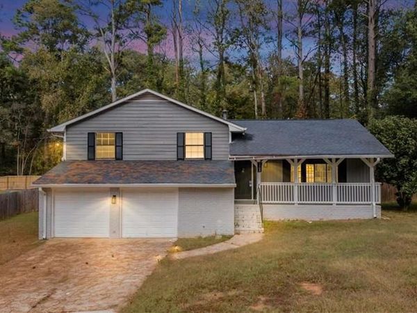 1505 Diplomat Drive , Riverdale, GA 30296