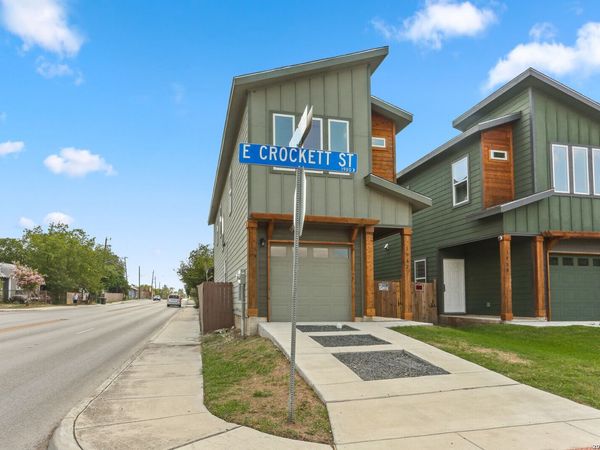 1962 E Crockett, San Antonio, TX 78202