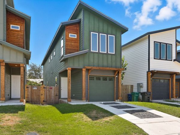 1958 E Crockett, San Antonio, TX 78202