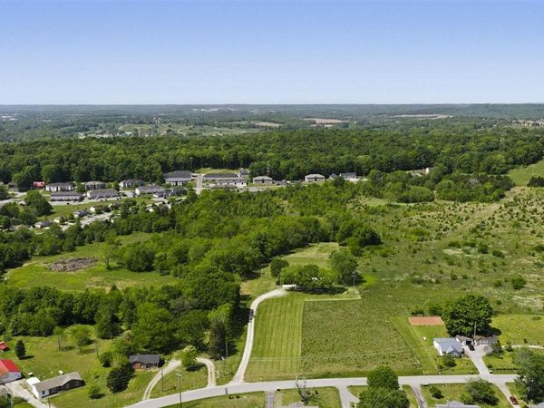 885 Moorman Lane, Bowling Green, KY 42101