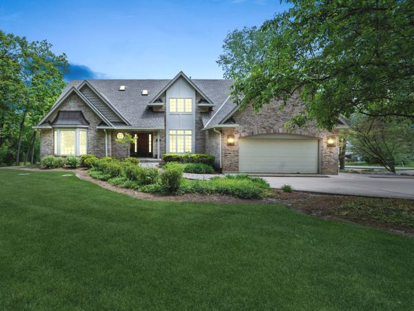 6414 Vermont Trail, Crystal Lake, IL 60012