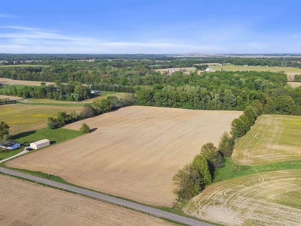 S Cypress, Terre Haute, IN 47802