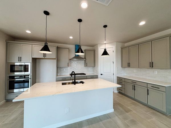 6023 Gilpin Drive SE, Albuquerque, NM 87106